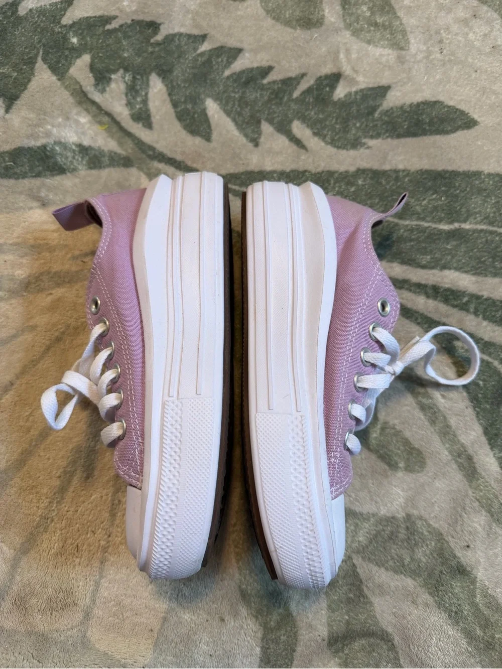 Girl’s Converse Lavender Low Top Platform Sneakers